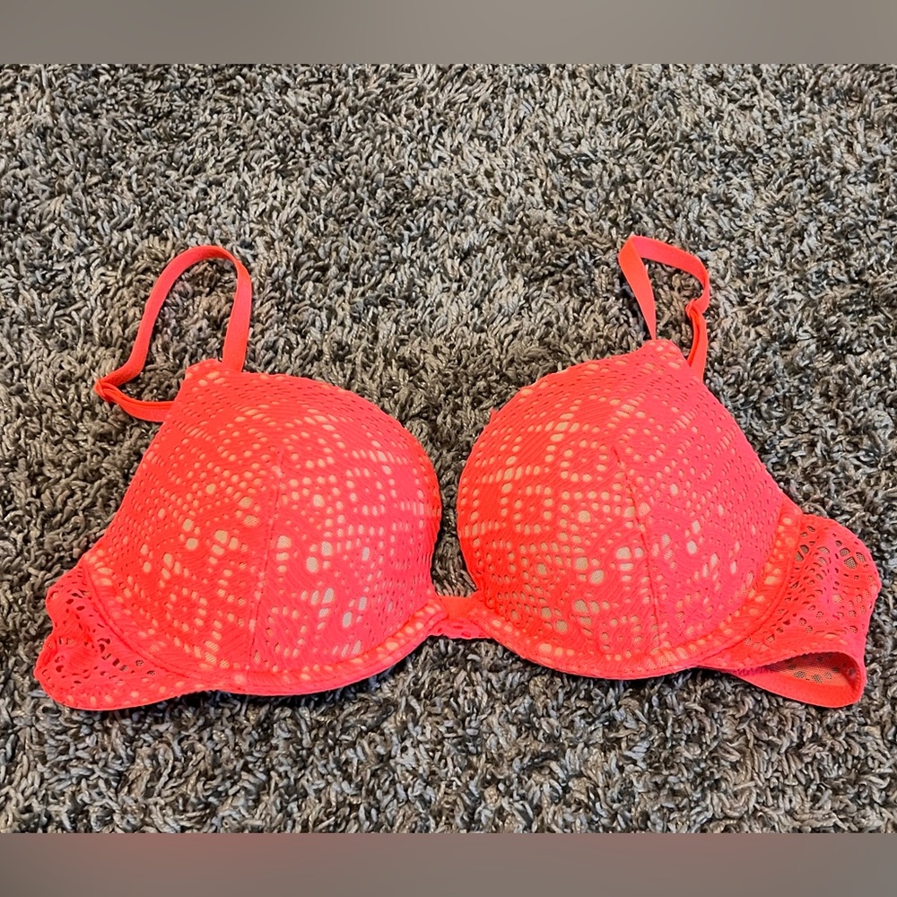 Victoria’s Secret neon coral push-up bra36B